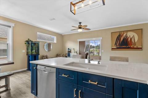 15302 Searobbin Drive, Lakewood Ranch FL - photo 19 of 51