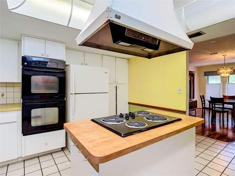 10050 Deer Lane, New Port Richey FL - photo 14 of 30