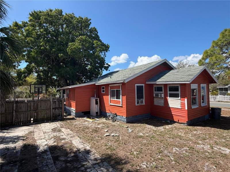 5 bedroom Single Family Residence at 2500 Oakdale Street, South Shore Park, St Petersburg — photo 2