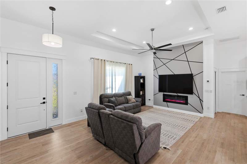 3 bedroom Single Family Residence at 387 Venetia Avenue, Warm Mineral Spgs, North Port — photo 4