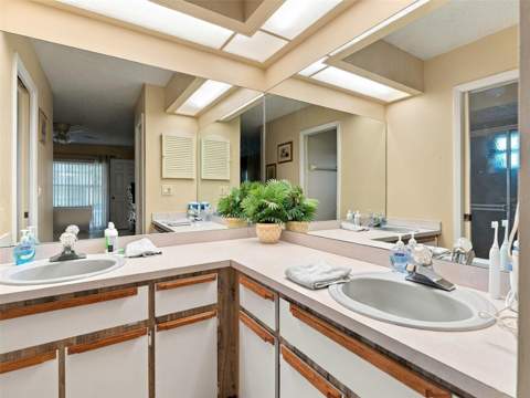 13325 Barlington Street, Spring Hill FL - photo 13 of 45