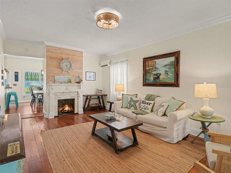 4 bedroom Single Family Residence at 1529 1st Avenue, Mrs Laura Houghs, Bradenton — photo 4