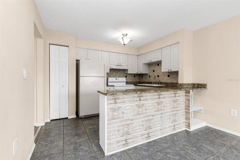 1 bedroom Villa at 21150 Gertrude Avenue #F5, Sunshine Villas Sec 01 Ph 03, Port Charlotte — photo 5