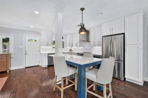 1965 Hibiscus Street, Sarasota FL - photo 11 of 64