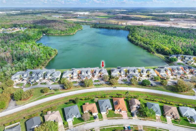 3 bedroom Condominium at 3933 Serenade Lane, Carriage Homes At Carillon Lakes Condo, Lakeland — photo 2