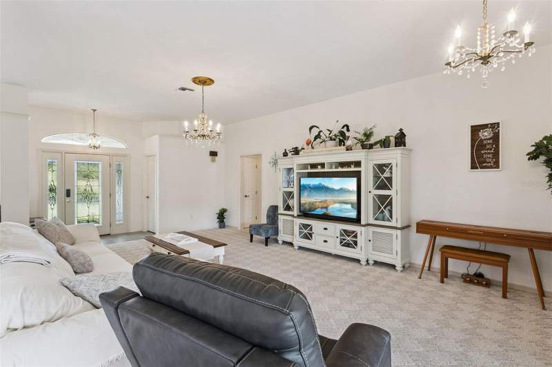 3 bedroom Single Family Residence at 39622 Harbor Hills Boulevard, Harbor Hills Pt Rep, Lady Lake — photo 4