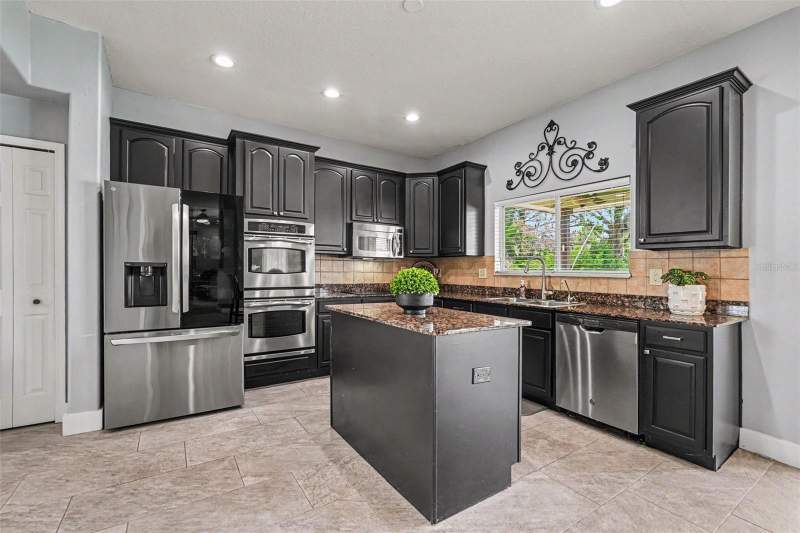 4 bedroom Single Family Residence at 12915 Carlington Ln, Summerfield Village 1 Tr 21, Riverview — photo 4