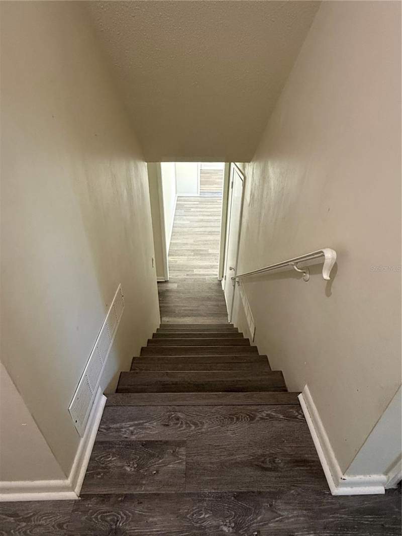 6 bedroom Single Family Residence at 1021 SW 26th Street, Ocala, Ocala — photo 4