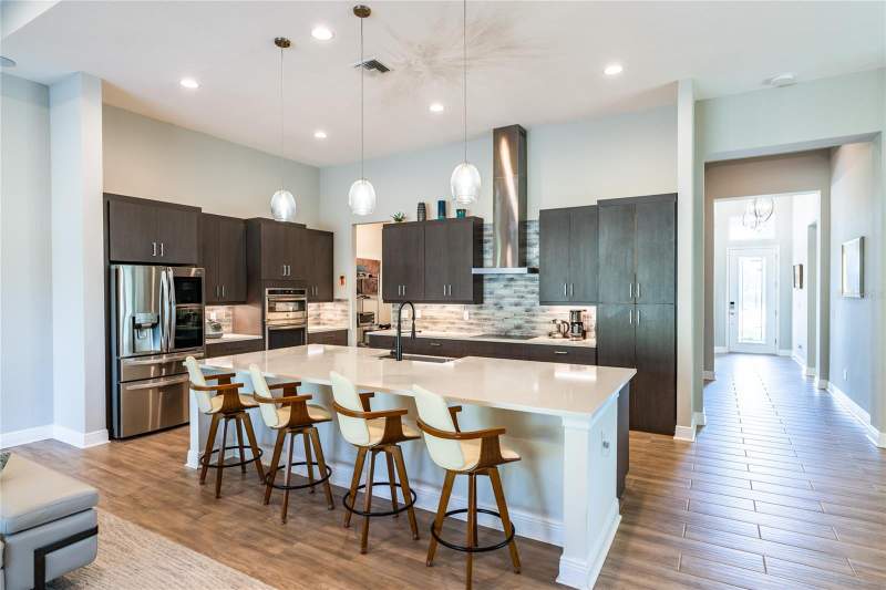 4 bedroom Single Family Residence at 13303 Trailing Moss Drive, Lake Jovita Golf And Country Club, Dade City — photo 2