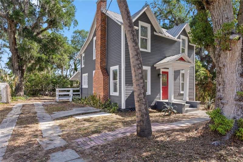 4 bedroom Single Family Residence at 821 E Lemon Avenue, Eustis, Eustis — photo 3