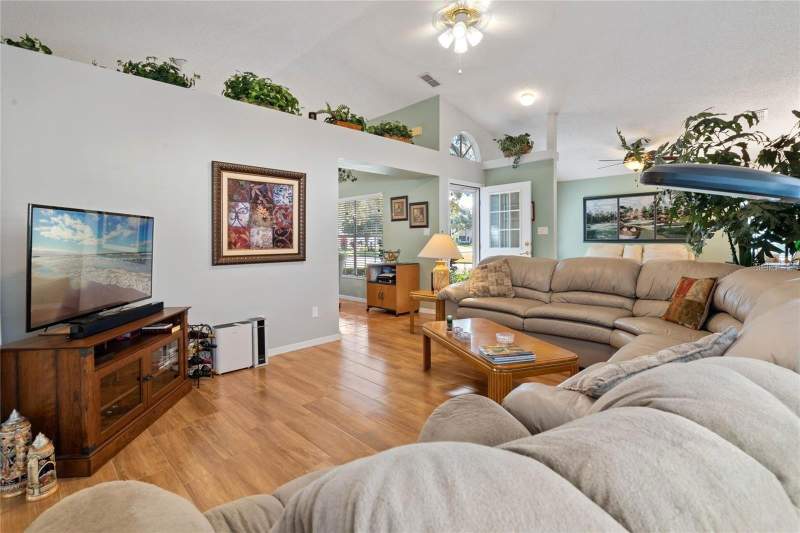2 bedroom Single Family Residence at 25300 Hibiscus Street, Plantation At Leesburg Greentree, Leesburg — photo 4