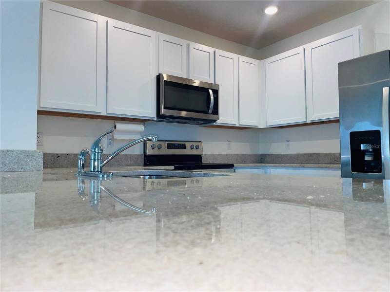 3 bedroom Single Family Residence at 17043 Oval Rum Drive, Forest Brooke Ph 4B, Wimauma — photo 4
