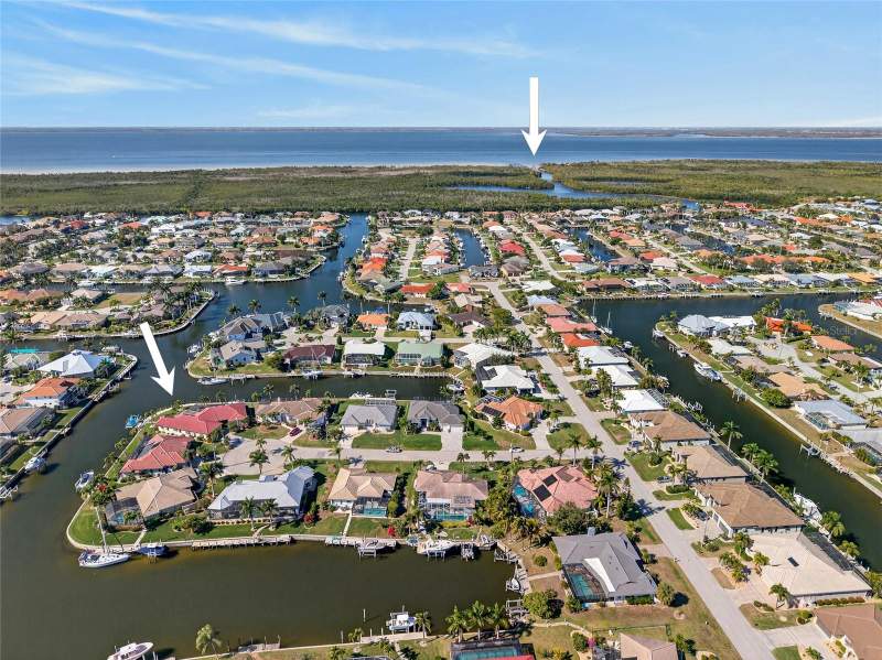 4 bedroom Single Family Residence at 3323 Dominica Court, Punta Gorda Isles Sec 12, Punta Gorda — photo 3