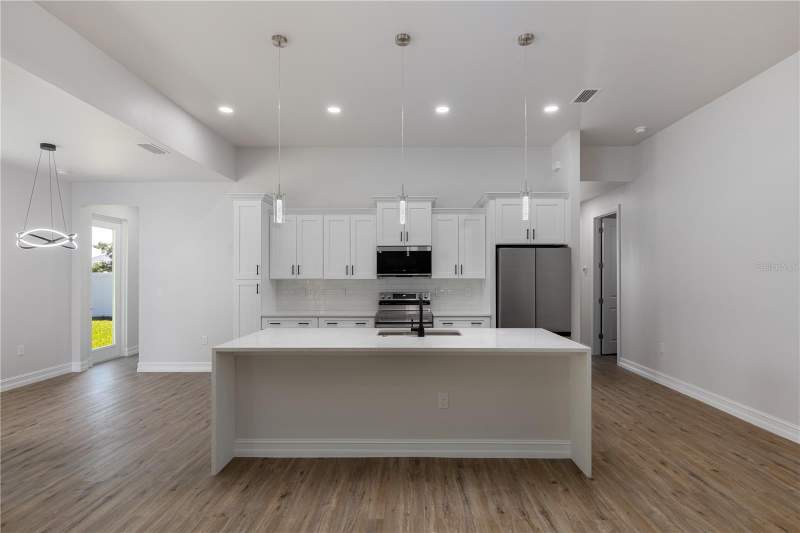 4 bedroom Single Family Residence at 521 NW 5th Street, Cape Coral, Cape Coral — photo 3