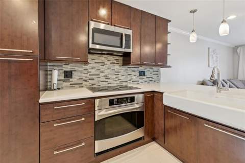 4779 Coquina Key Drive, St Petersburg FL - photo 13 of 56