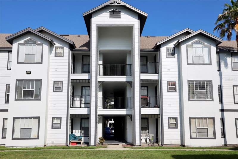2209 ANTIGUA PLACE #828 home for sale in Villas Del Sol At Kissimmee Condo