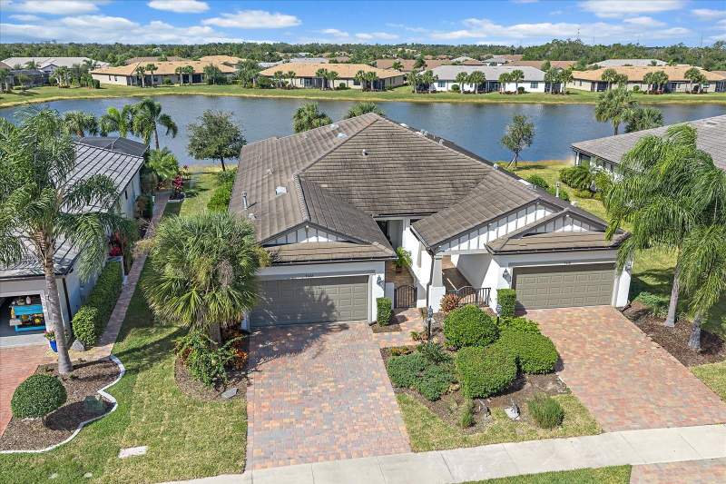 2 bedroom Villa at 7022 Holbrook Cove, Del Webb Ph III Subph 3A, 3B & 3C, Lakewood Ranch — photo 2
