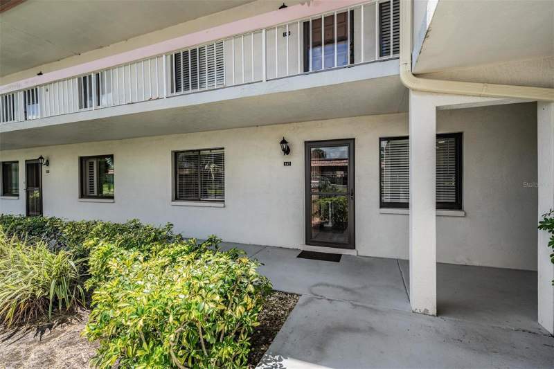 107 LAKEVIEW PLACE #7 home for sale in East Lake Woodlands