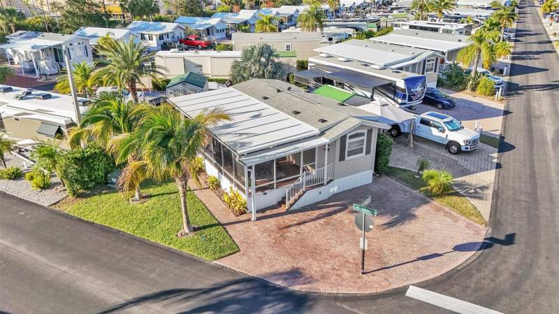 1 bedroom Manufactured Home at 2307 Limewood Avenue, Elite Resorts At Citrus Valley Condo Unit 19, Clermont — photo 2
