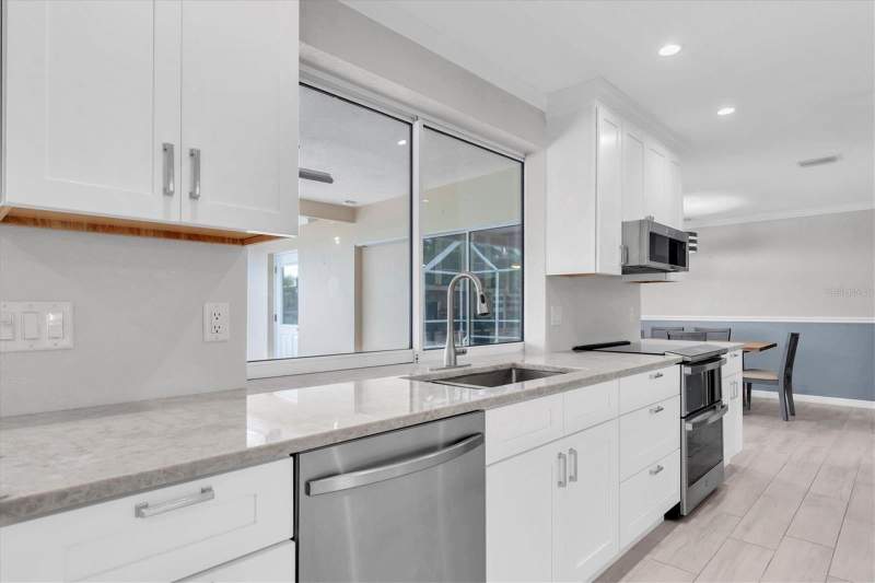 3 bedroom Single Family Residence at 4200 46th Avenue, Maximo Moorings, St Petersburg — photo 5