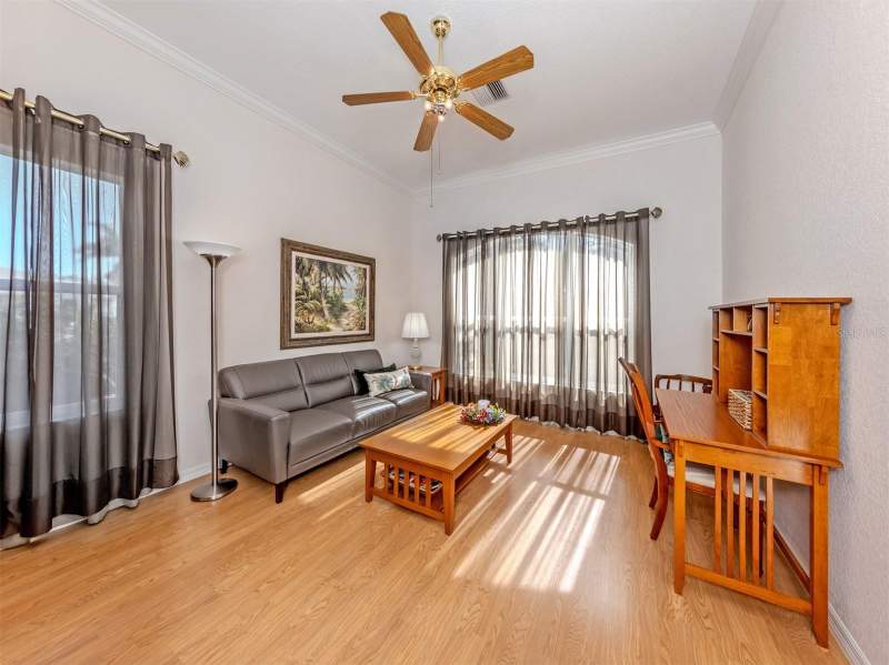 3 bedroom Single Family Residence at 897 Colonial Road, South Venice, Venice — photo 4