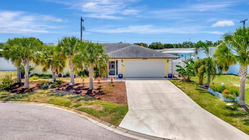 5729 AUGUSTA CIRCLE home for sale in Sunrise Golf Club