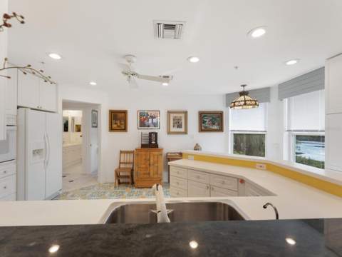 5430 Eagles Point Circle #101, Sarasota FL - photo 20 of 59