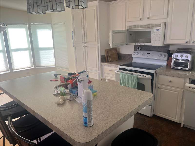 2 bedroom Manufactured Home at 3364 Golda Circle, Resort On Carefree Blvd, North Fort Myers — photo 3