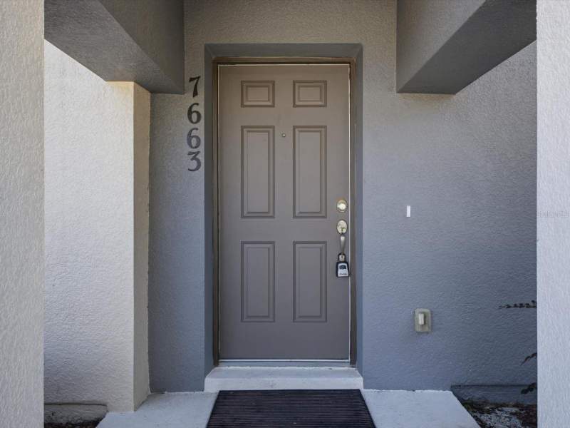 3 bedroom Townhouse at 7663 Bramwell Street, Wickham Park 04 05 06 09 10 11 12 01, Windermere — photo 3