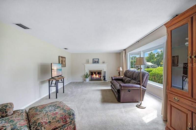 3 bedroom Single Family Residence at 109 Pine Needle Lane, Spring Valley Farms Sec 02, Altamonte Springs — photo 2