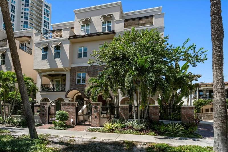 524 BEACH DRIVE home for sale in Bay Shore