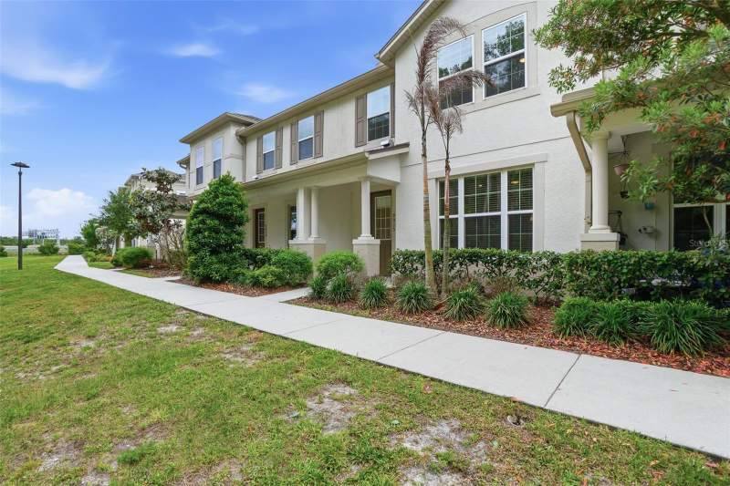 3 bedroom Townhouse at 9915 Highland Sky Alley, Randal Walk, Orlando — photo 2