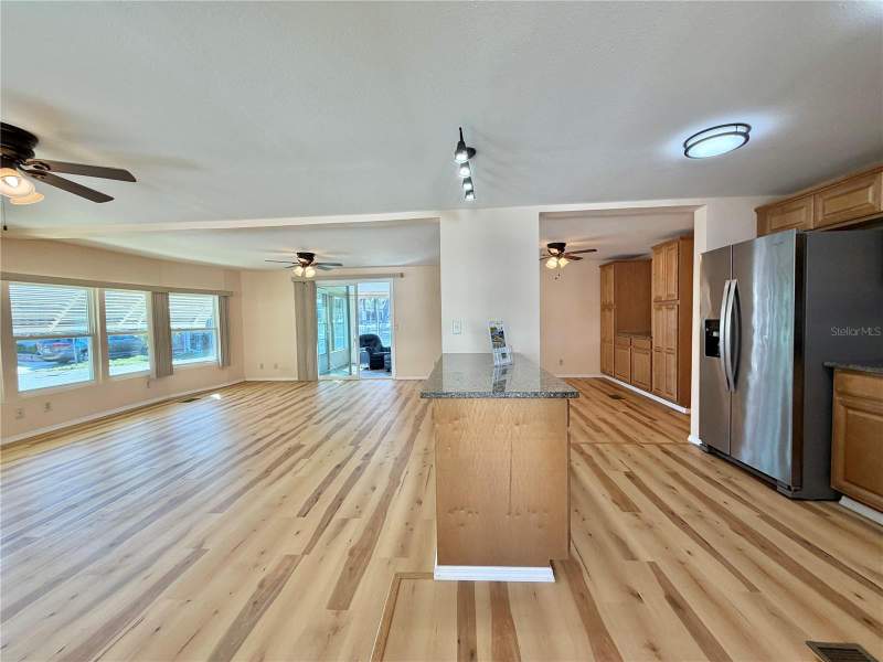 2 bedroom Mobile Home at 176 Azalea Trail, Hawthorne At Leesburg A Coop, Leesburg — photo 3