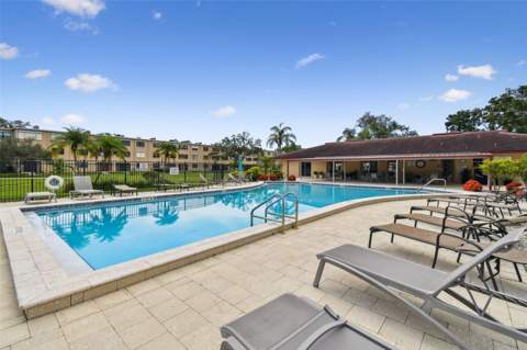 5095 Bay Street #103, St Petersburg FL - photo 21 of 27