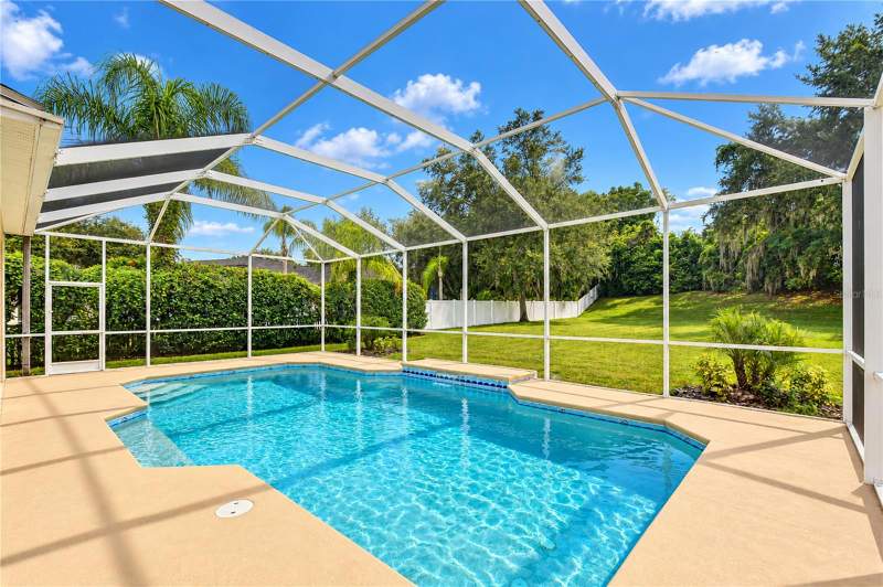 4 bedroom Single Family Residence at 5104 Whispering Leaf Trail, Twin Lakes Parcels D1 D3 & E, Valrico — photo 5