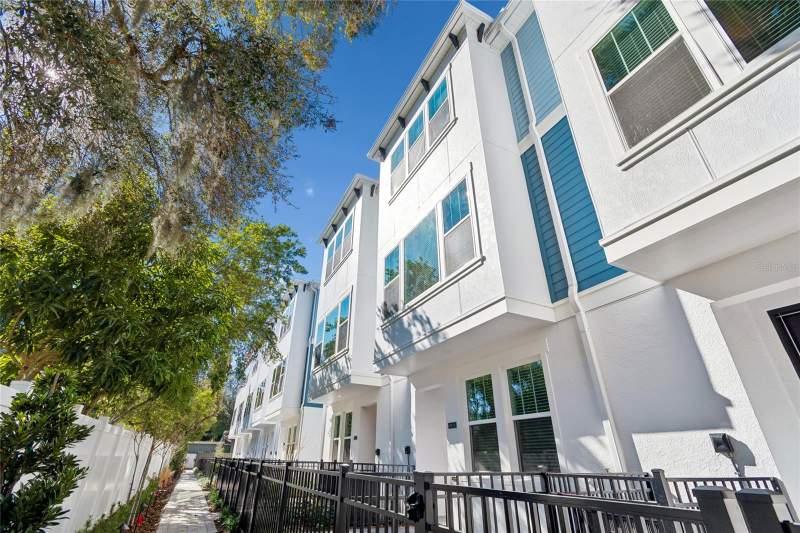Apex At Seminole Heights