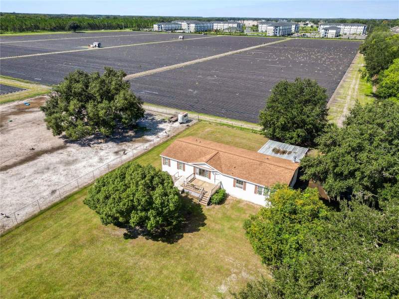 3 bedroom Manufactured Home at 3003 Gerald Hall Road, West Plant City Strawberry Far, Plant City — photo 1