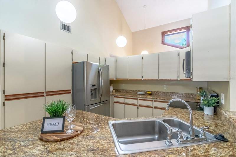 4 bedroom Single Family Residence at 935 Pine Shadow Drive, Wekiwa Glen Rep, Apopka — photo 3