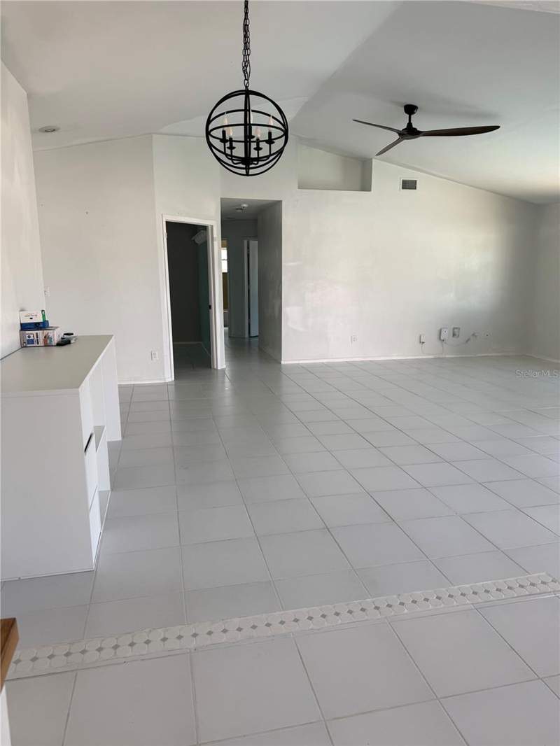 3 bedroom Single Family Residence at 32 NE 13th Place, Cape Coral, Cape Coral — photo 5