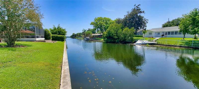 3 bedroom Single Family Residence at 2400 Lauderdale Court, Isle Catalina, Orlando — photo 2