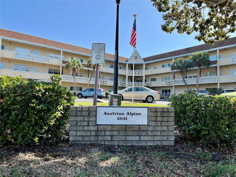2 bedroom Condominium at 2041 Australia Way #49, On Top Of The World, Clearwater — photo 2