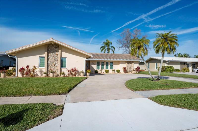 Hillcrest Manor