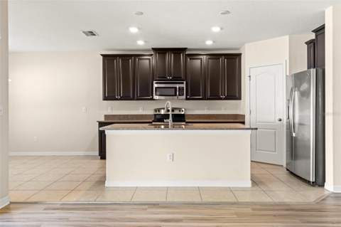 2719 Garden Falls Drive, Brandon FL - photo 11 of 39