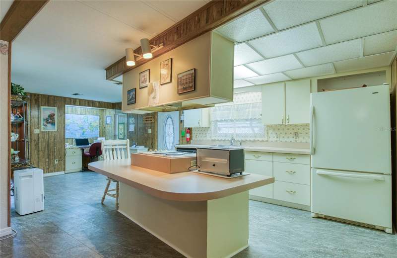 2 bedroom Manufactured Home at 86 Cottagewood Drive #36, Briar Creek Mobile Home Community II Condo, Safety Harbor — photo 3