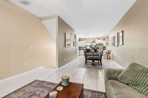 852 Tennyson Mill Circle, Tampa FL - photo 17 of 39