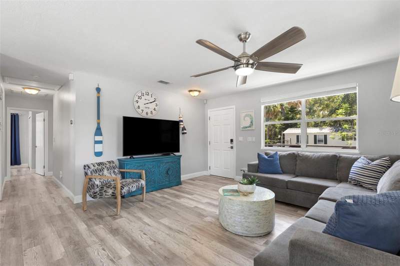 3 bedroom Single Family Residence at 6183 Waverly Road, Weeki Wachee Gardens, Weeki Wachee — photo 5