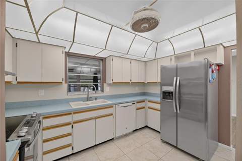 1743 Coco Palm Circle, Sun City Center FL - photo 20 of 39