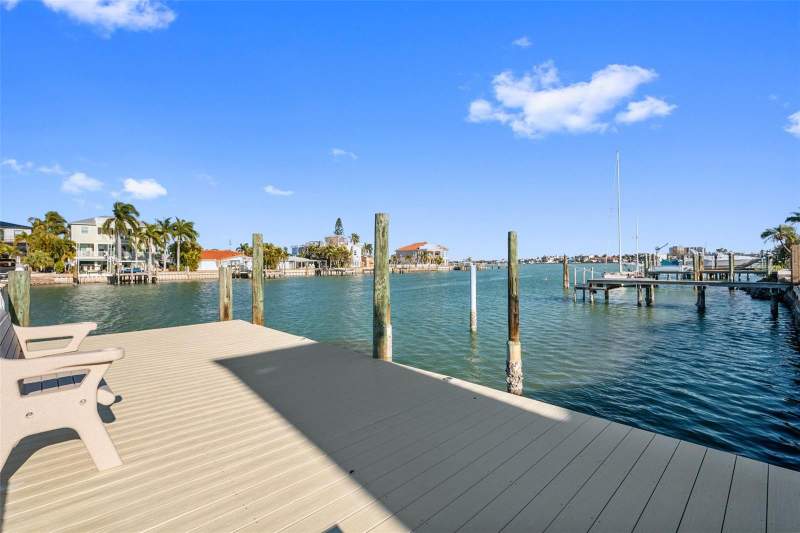 3 bedroom Single Family Residence at 11145 4TH STREET, ISLE OF PALMS 1ST ADD, TREASURE ISLAND — photo 3