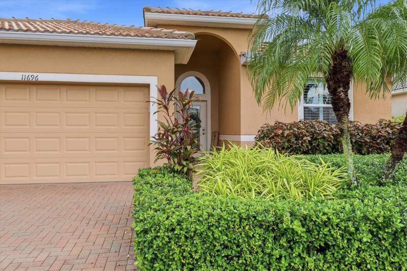 4 bedroom Single Family Residence at 11696 Spotted Margay Avenue, Stoneybrook At Venice, Venice — photo 3