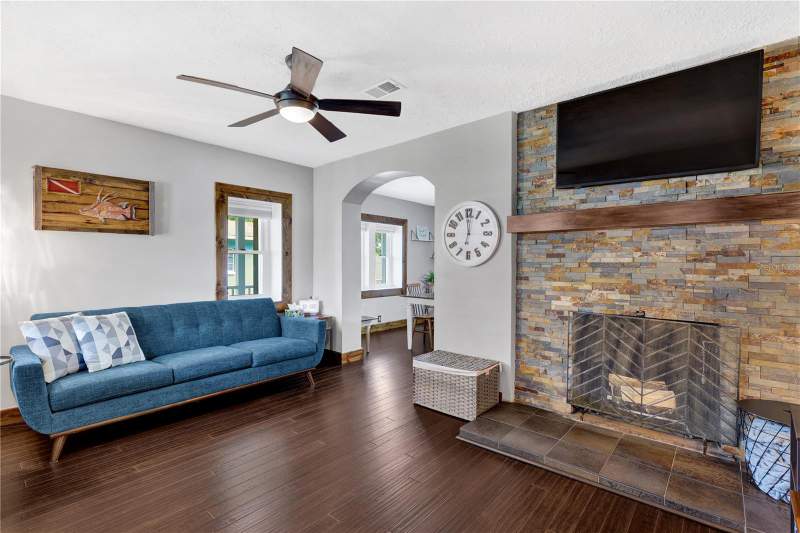 2 bedroom Single Family Residence at 302 S Palm Avenue, Howey, Howey In The Hills — photo 5